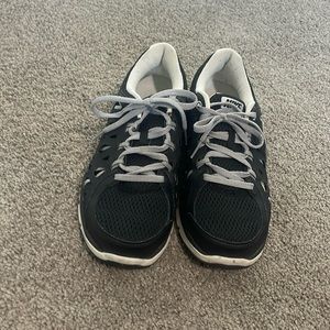 Nike Dual Fusion 2 women’s running shoes 8.5